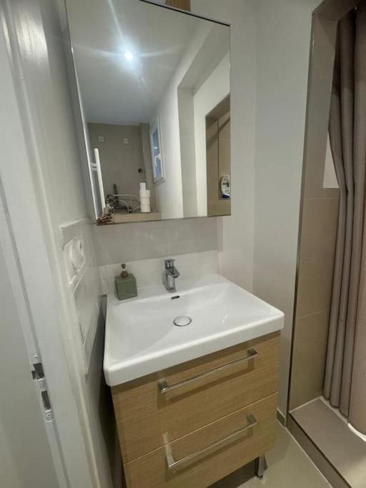Luxueux Appartement La Defense - Porte Maillot - Parc De Bagatelle - Jardin D'Acclimatation - 6 Pers Colombes  Exterior photo